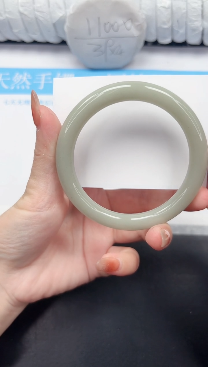 未镶嵌手镯石英质玉113-61DY