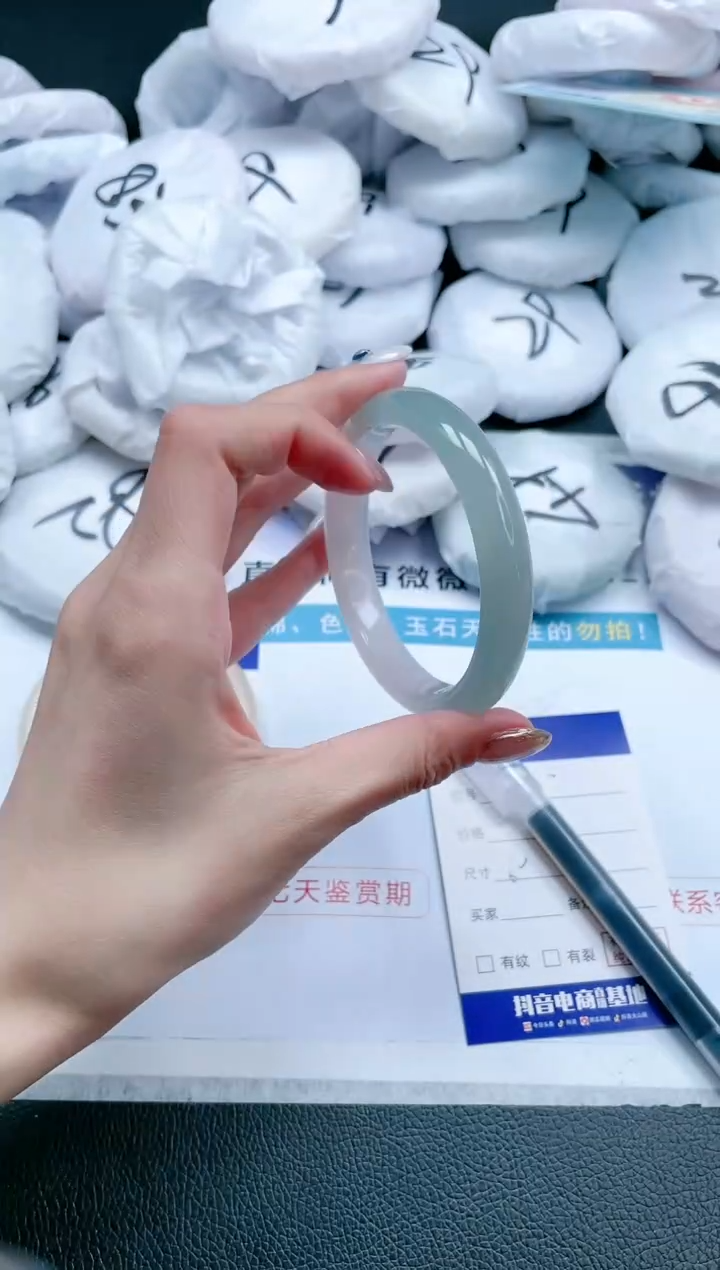 【闪购商品】石英质玉手镯未镶嵌 24J15-60