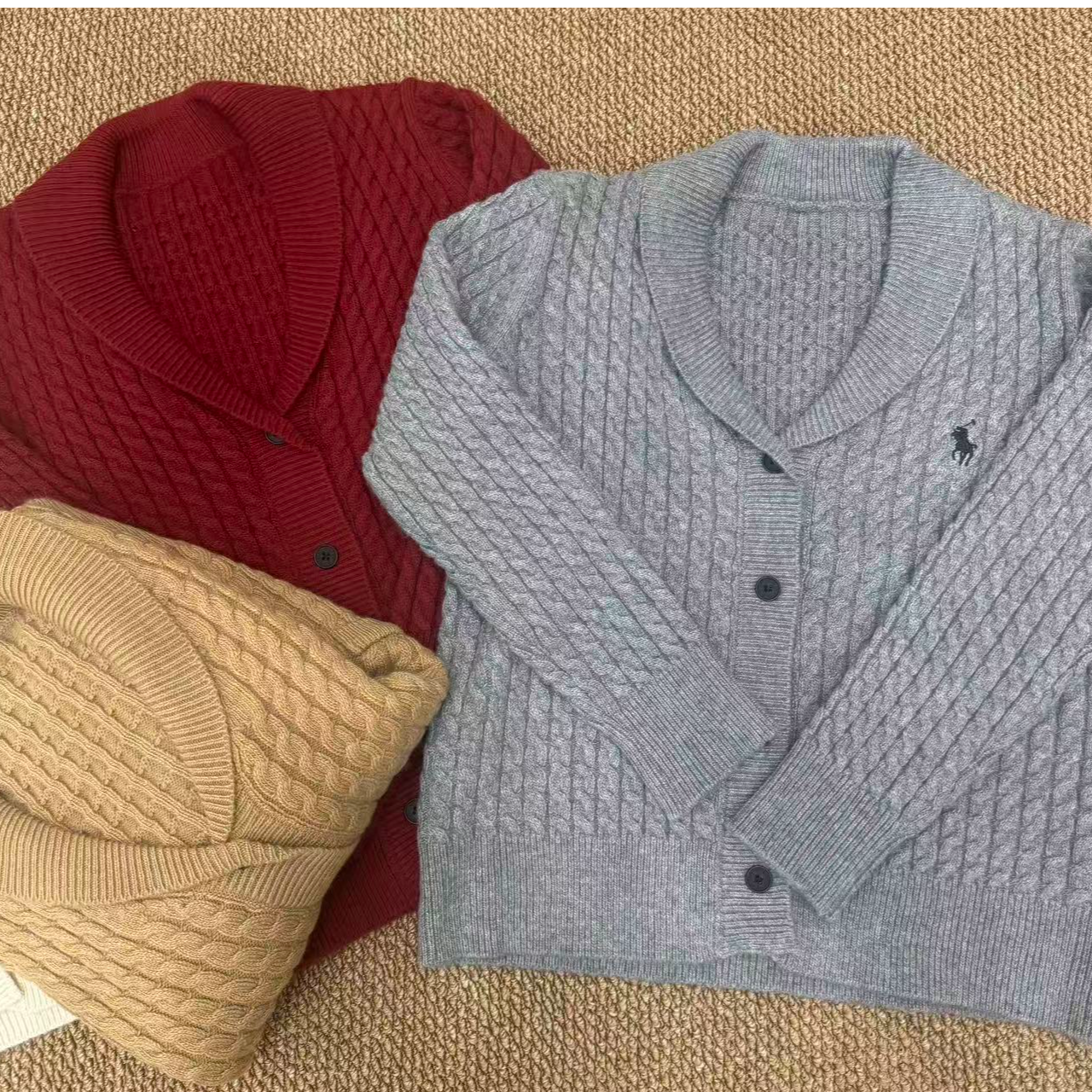 麻花针织全羊毛排扣毛衣