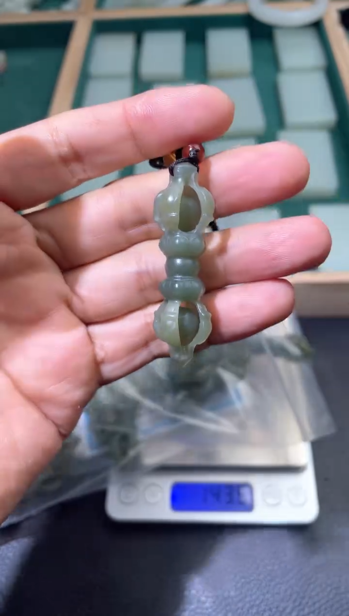 未镶嵌和田玉挂件金刚