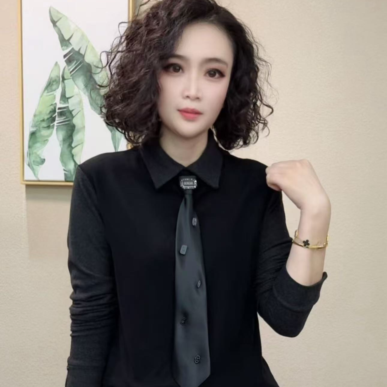 2025冬季新款时尚洋气百搭减龄显瘦双面绒气质减龄t恤上衣#735