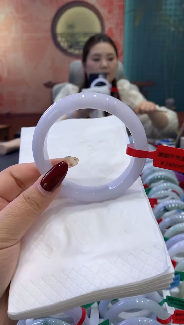 【闪购商品】翡翠手镯未镶嵌多人0017302