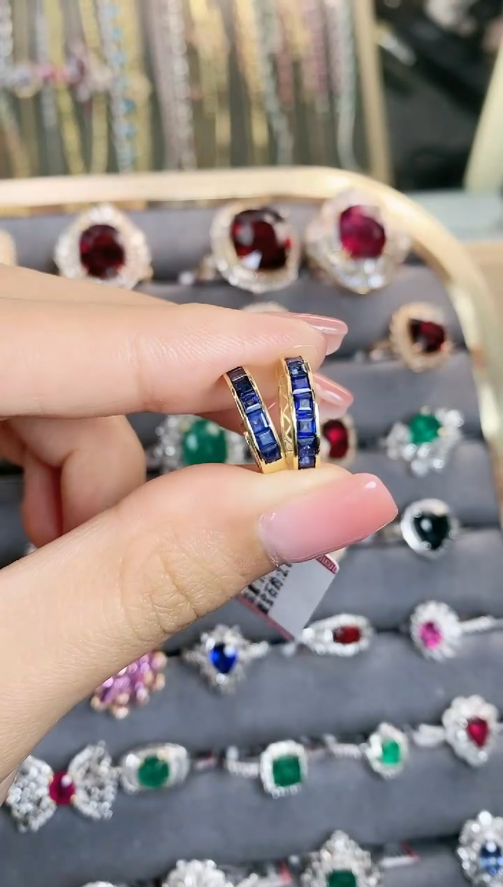 【闪购商品】蓝宝石耳饰18K金镶嵌多样性发其一