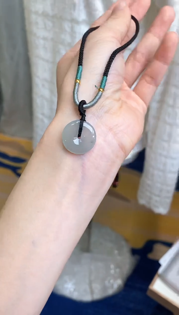 【闪购商品】翡翠未镶嵌颈饰平安扣