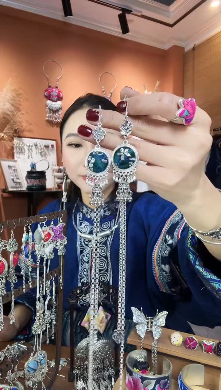 【闪购商品】刺绣纯手工民族风耳环