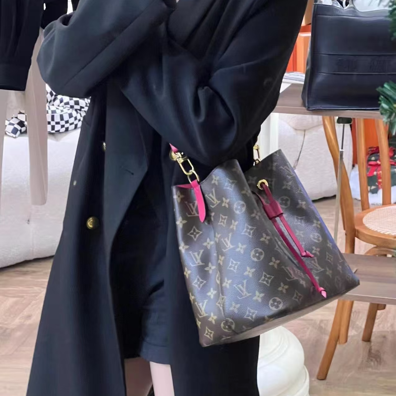 99新 LouisVuitton/路易威登 抽绳红水桶 芯片款 80636