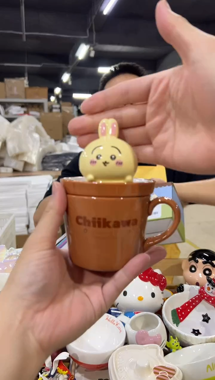 瓷片原盒乌萨奇带盖杯