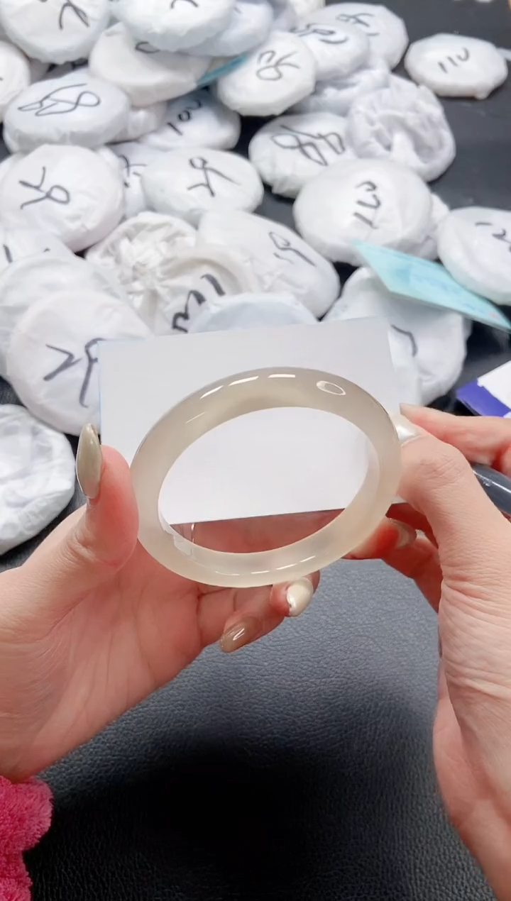 【闪购商品】石英质玉手镯未镶嵌 5L353-58