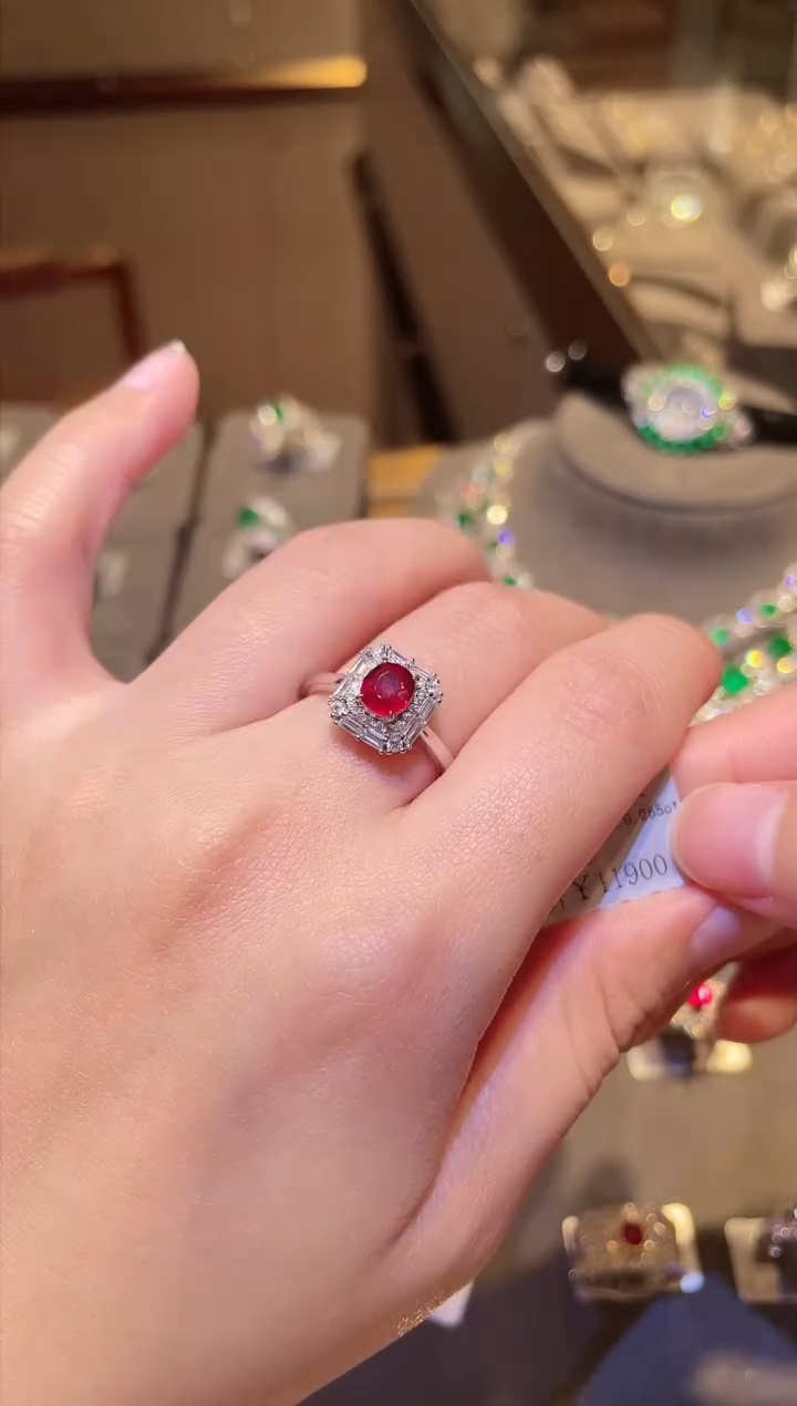 【闪购商品】红宝石戒指18K金镶嵌0.78ct/无烧鸽血红