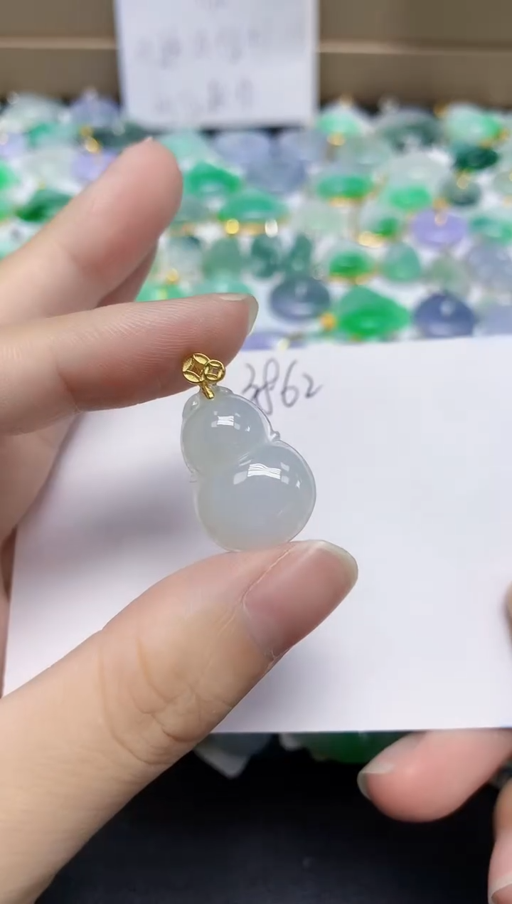 翡翠未镶嵌颈饰天然缅甸翡翠A货