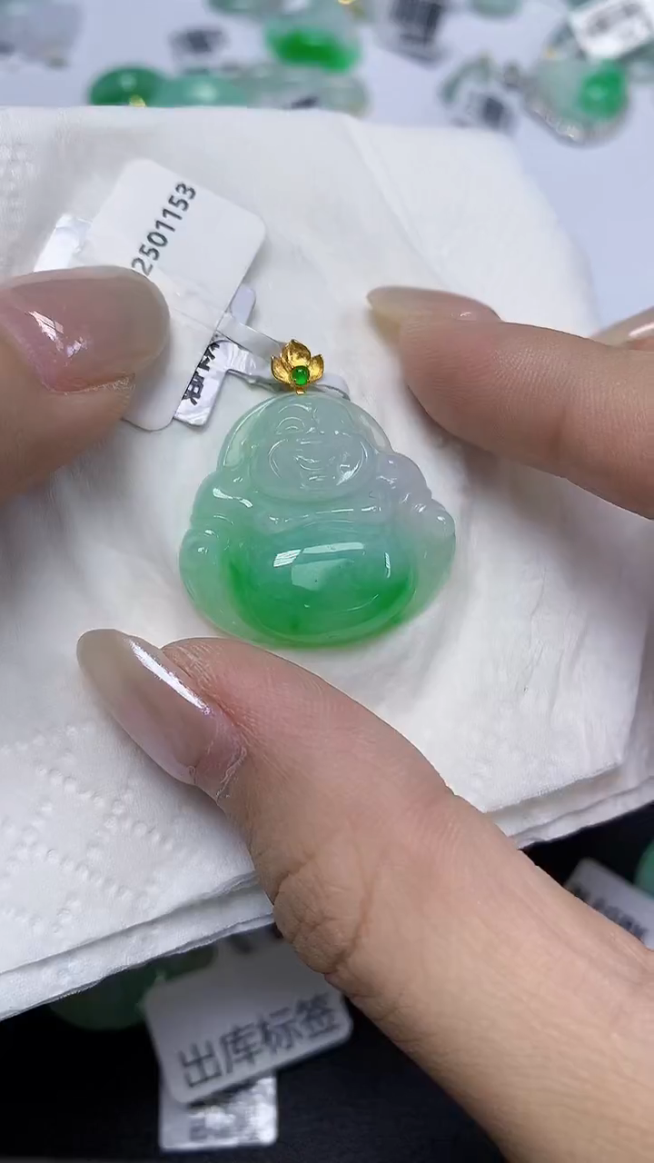 翡翠18K金镶嵌颈饰天然缅甸翡翠A货