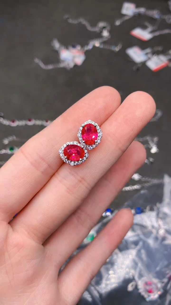 【闪购商品】红宝石耳饰银S925镶嵌.......