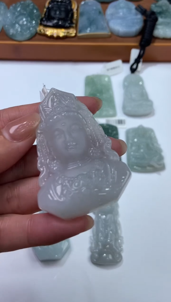 翡翠未镶嵌挂件2207991  