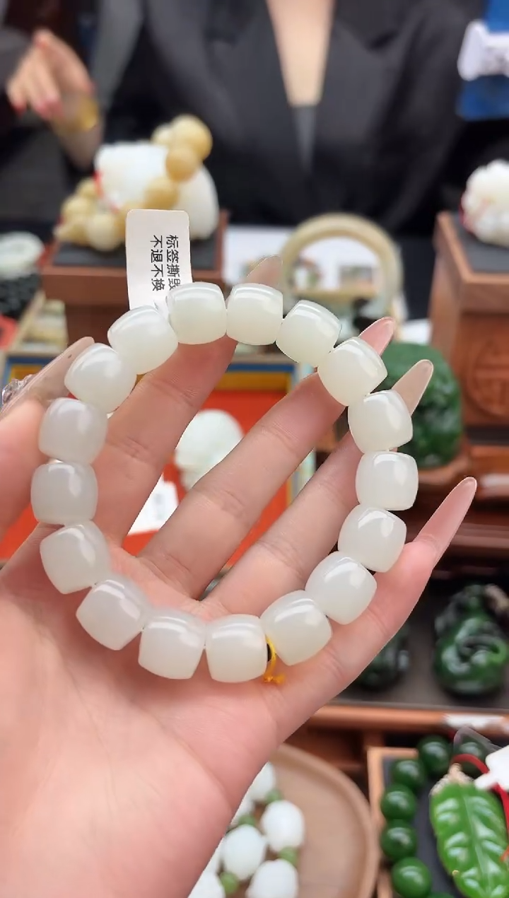 未镶嵌手串和田玉董小姐推荐 多样性发货 拍一发一bk13