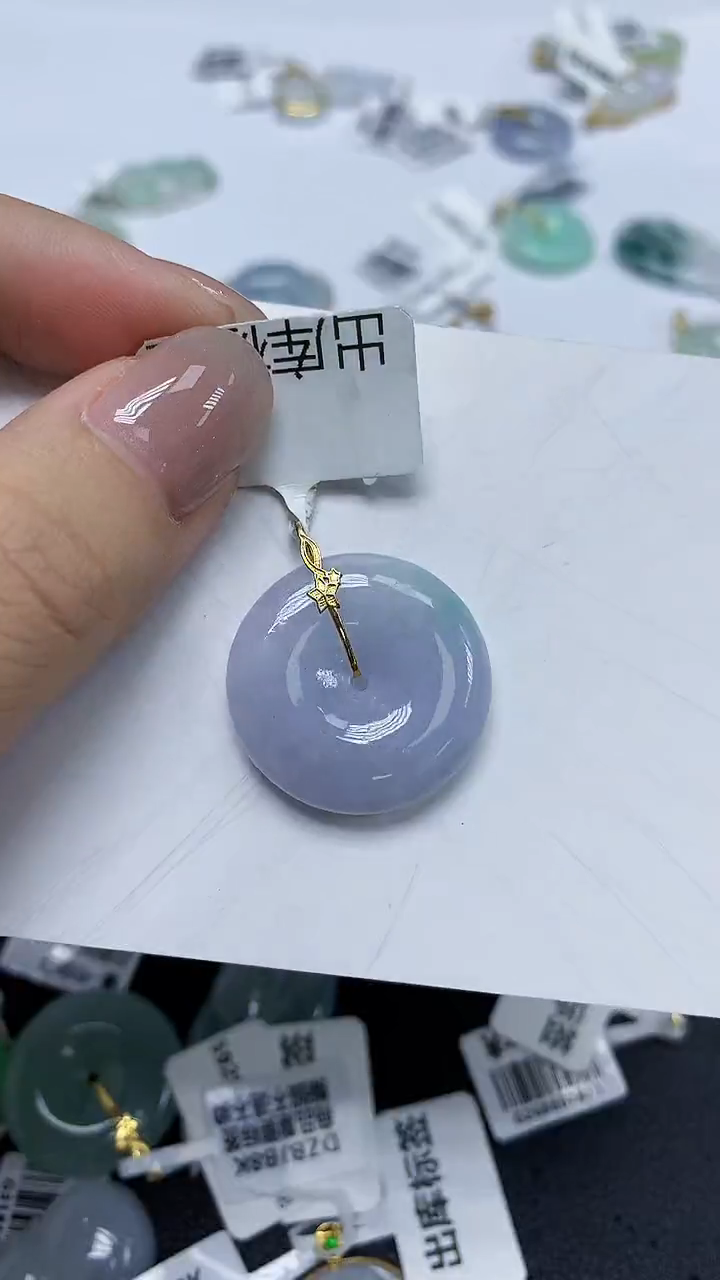 翡翠18K金镶嵌颈饰天然缅甸翡翠A货