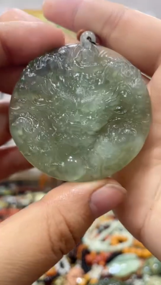 未镶嵌岫玉吊坠     