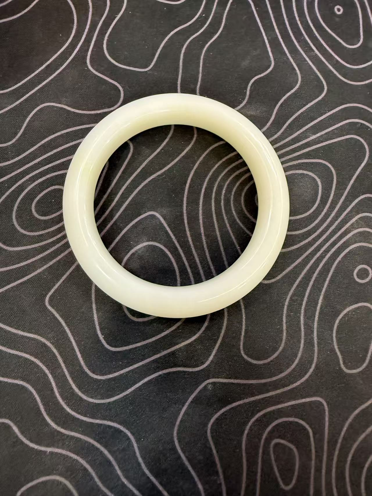 和田料手镯男女同款~