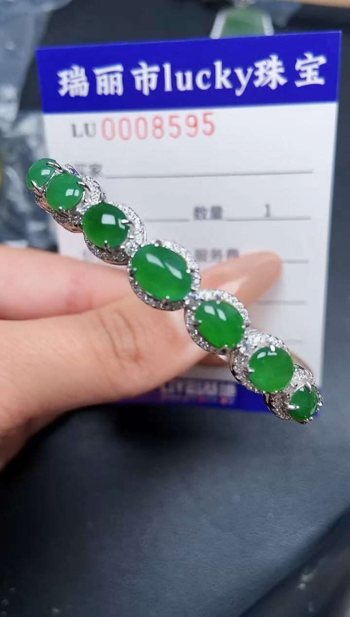 【闪购商品】翡翠颈饰银S925镶嵌8595