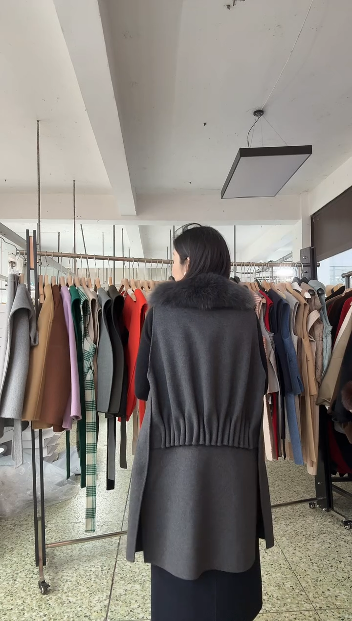 毛领马甲灰色均码130斤