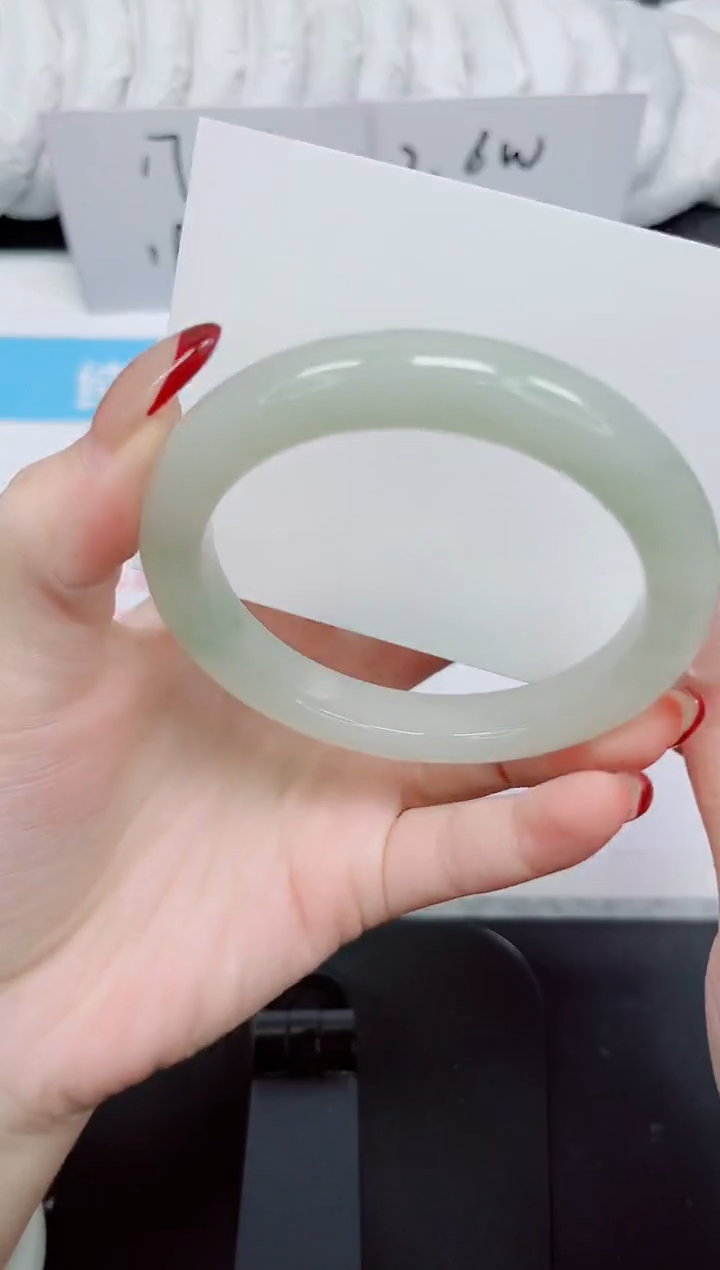 【闪购商品】石英质玉手镯未镶嵌305