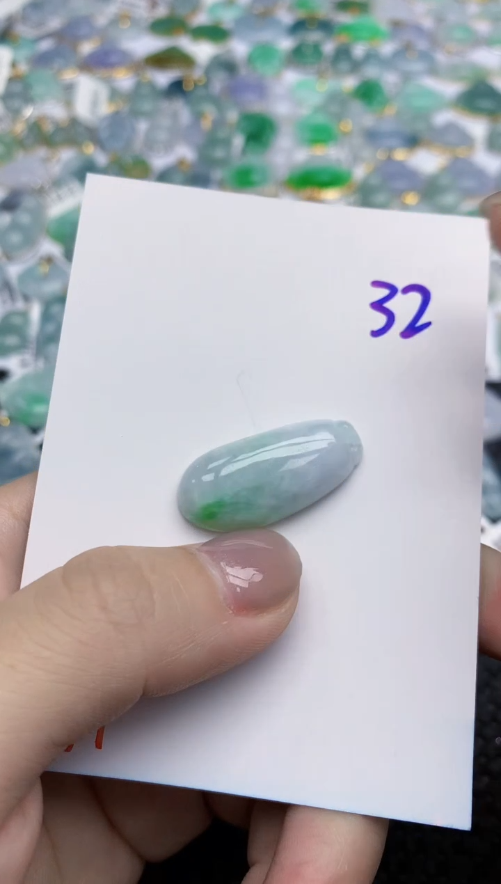 【闪购商品】翡翠颈饰未镶嵌天然翡翠A货