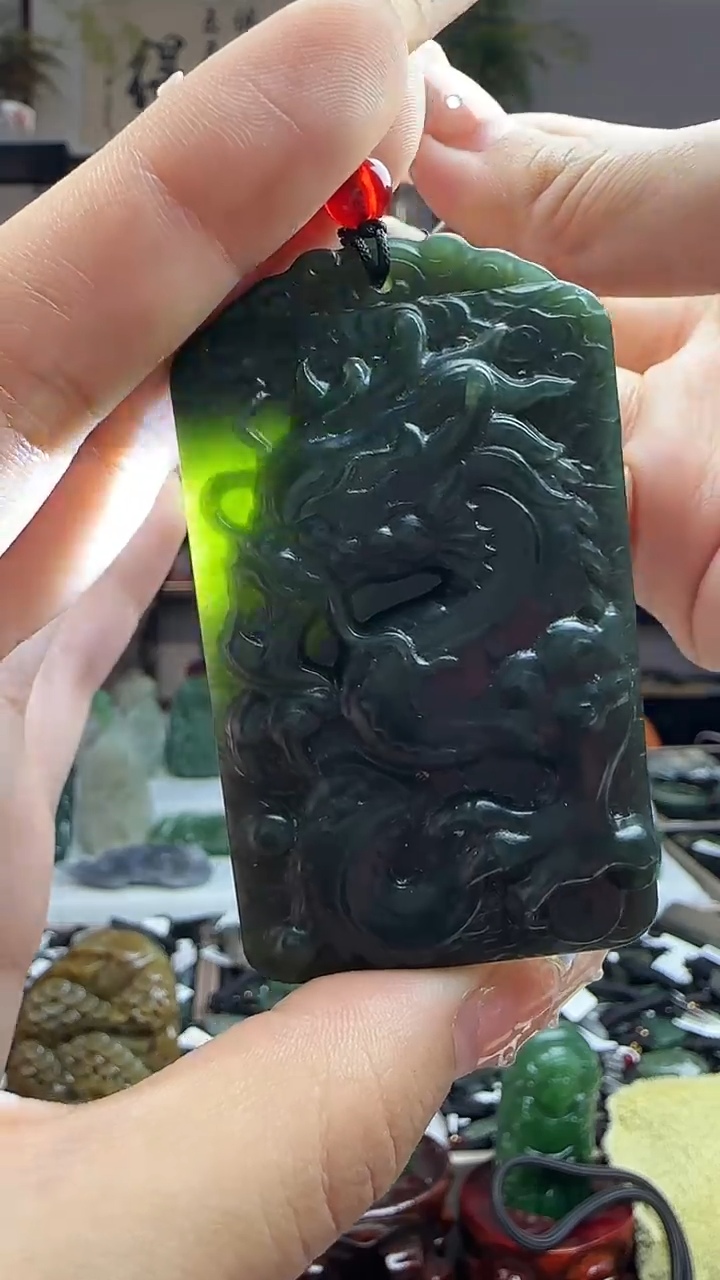 颈饰未镶嵌和田玉龍多样性发其一