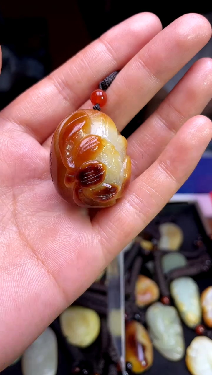 和田玉未镶嵌颈饰1