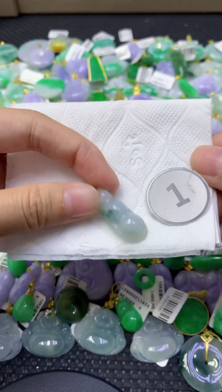 颈饰未镶嵌翡翠天然缅甸翡翠A货