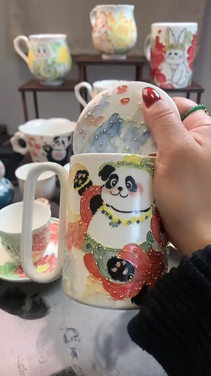 一味*手绘*飞天熊猫杯