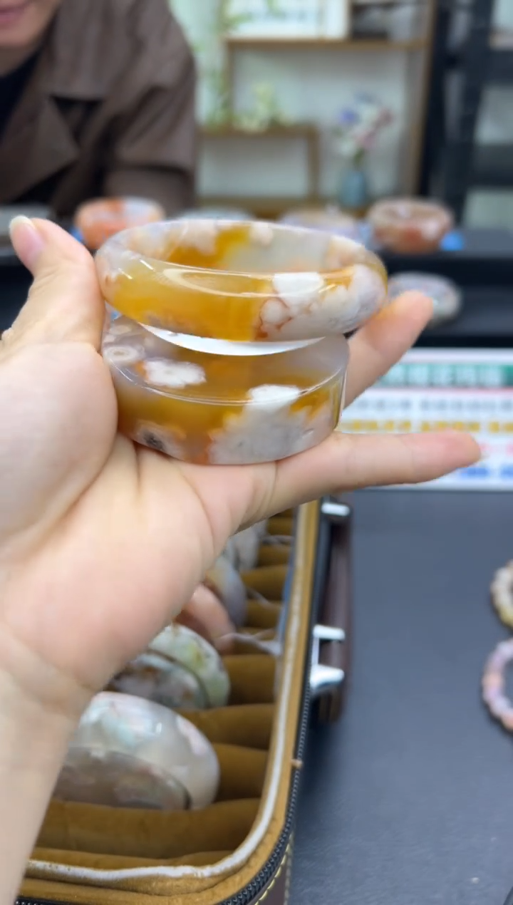 【闪购商品】石英质玉手镯未镶嵌C147(63圈赠送镯心)