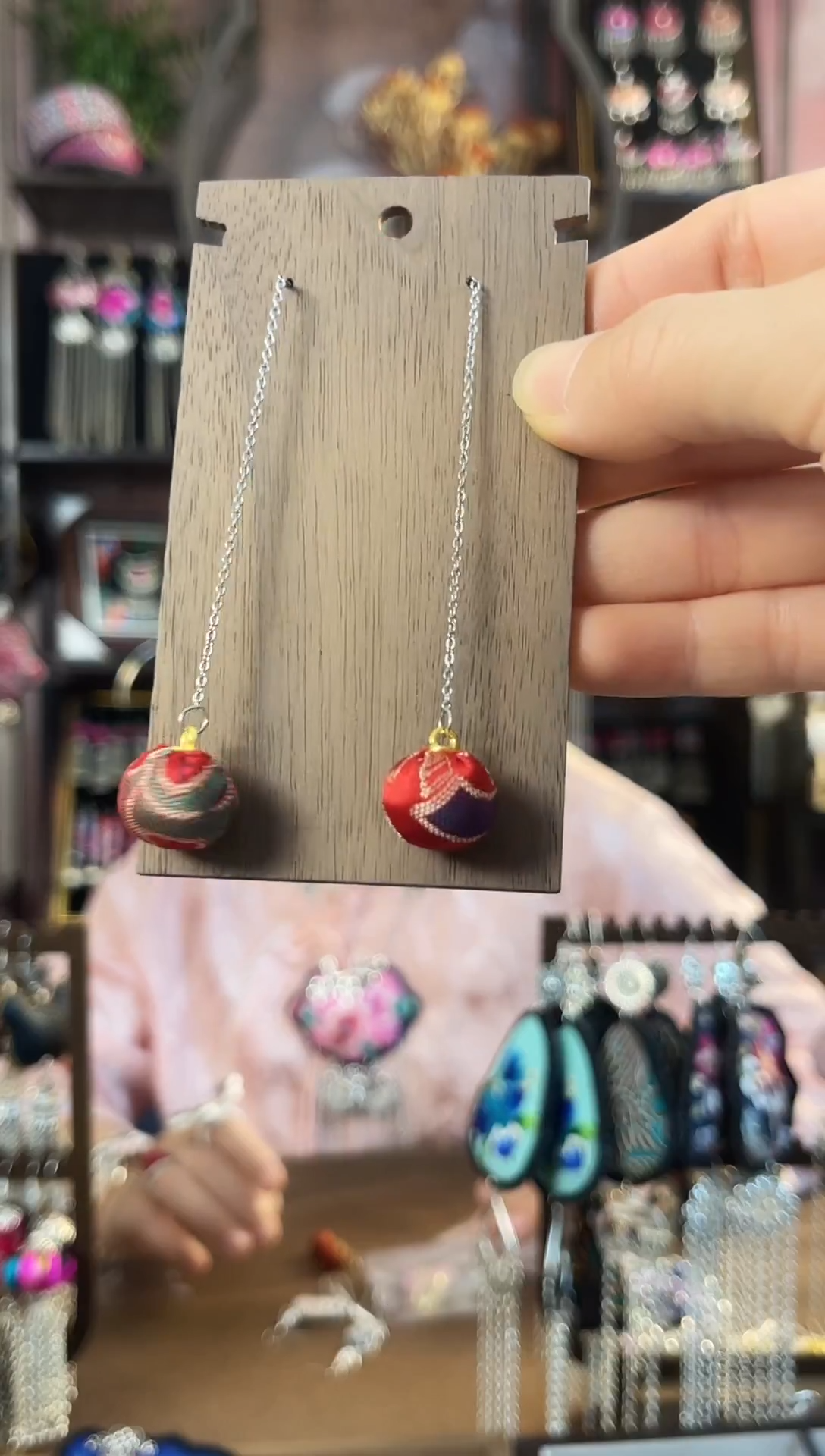 织绣民族风手工非遗老绣饰品130  