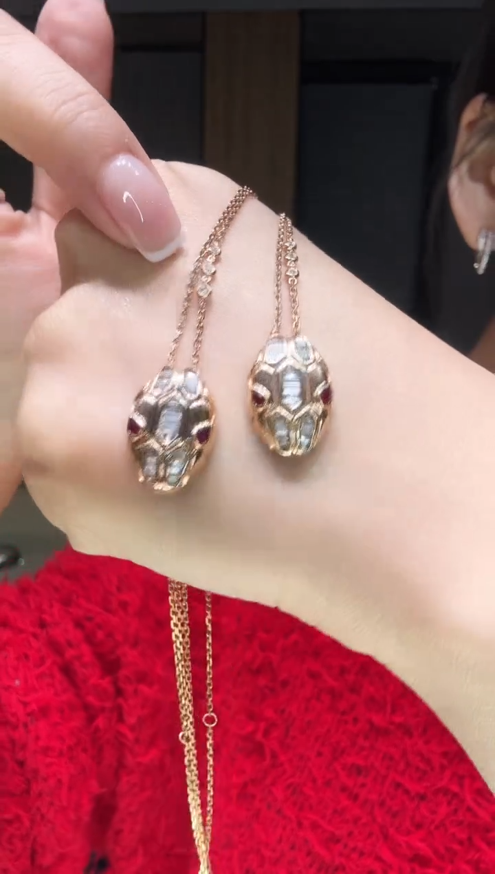 【闪购商品】钻石项链18K金镶嵌蛇头 多样性发其一