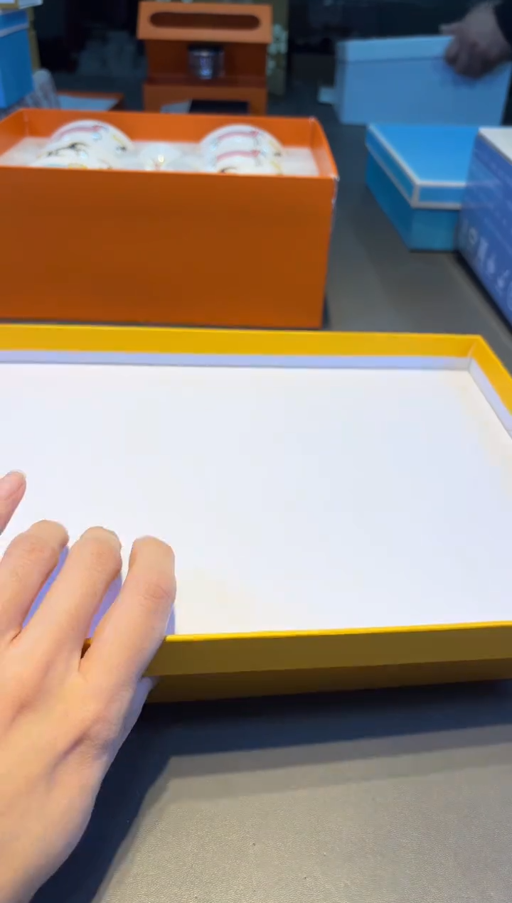 l灰粉 小新全球仓小新全球仓小新全球仓