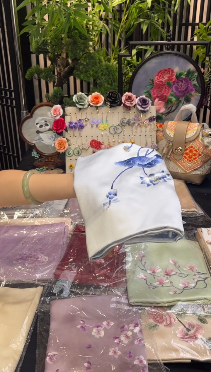 织绣无*菡非遗苏绣手工饰品