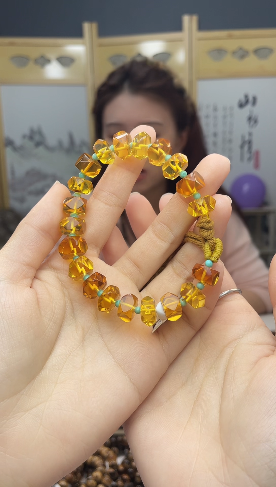 【闪购商品】琥珀裸石未镶嵌金珀八楞设计手串