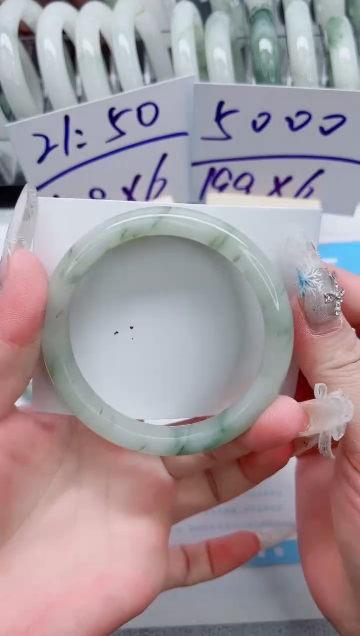 【闪购商品】石英质玉手镯未镶嵌A41-60.3