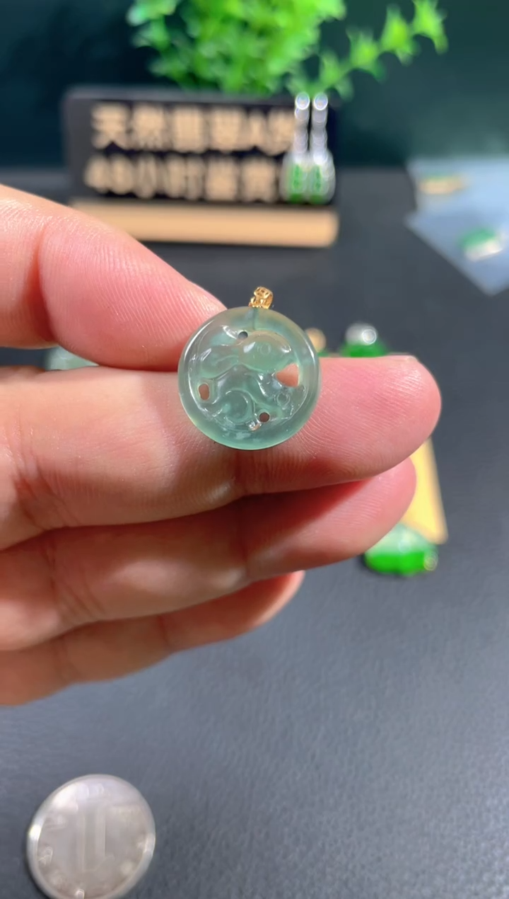 【闪购商品】翡翠颈饰18K金镶嵌翡翠