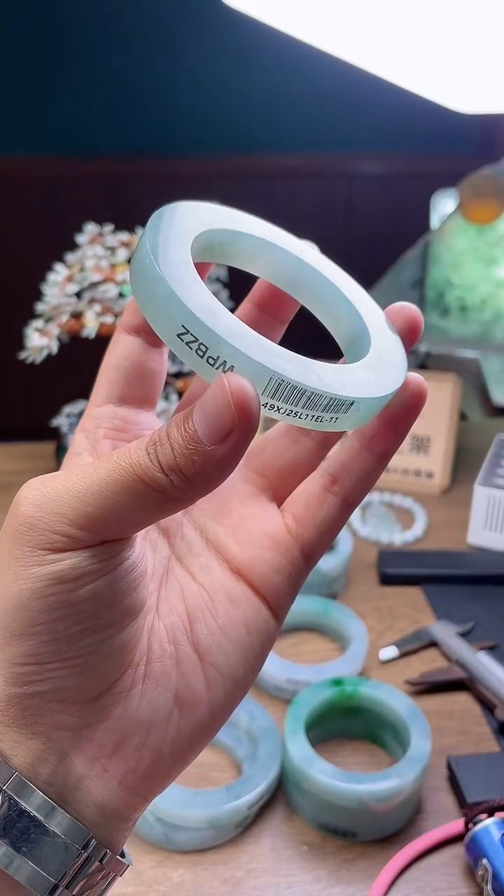 定制翡翠手镯未镶嵌定制