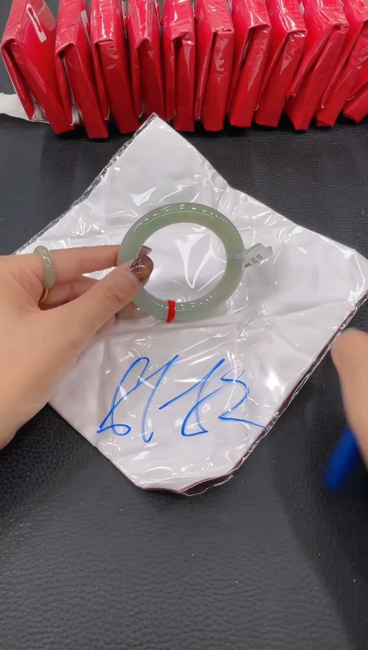 【闪购商品】翡翠手镯未镶嵌手镯