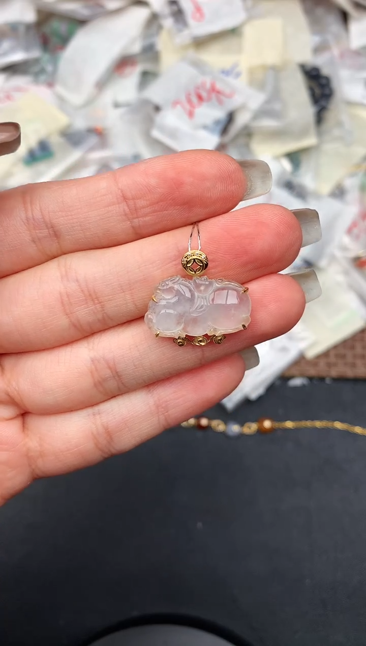 18K金镶嵌挂件翡翠—