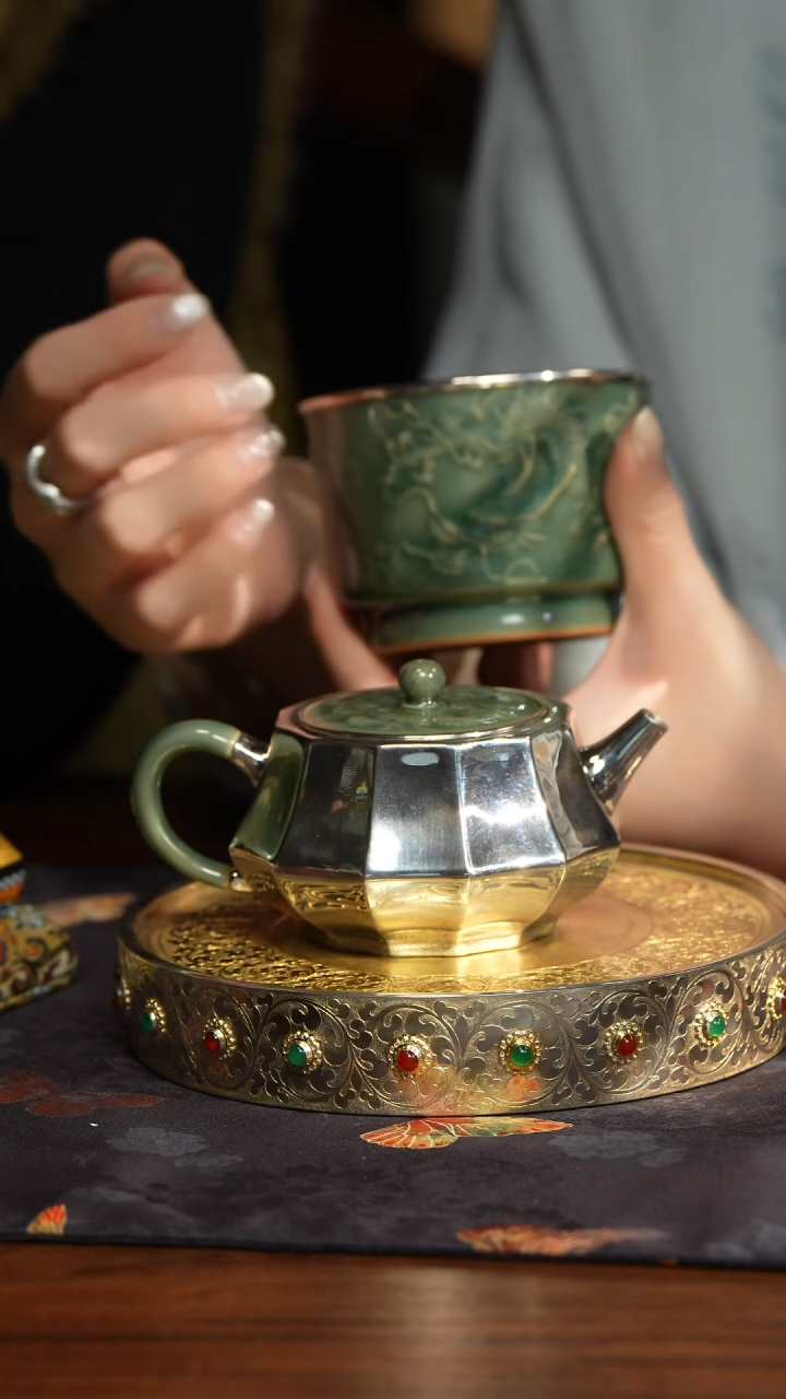 【闪购商品】D呆坐寸发标严少英手作龙纹壶+杯