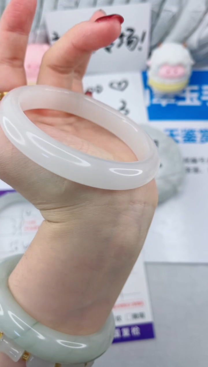 【闪购商品】石英质玉手镯合金15-59.1福利