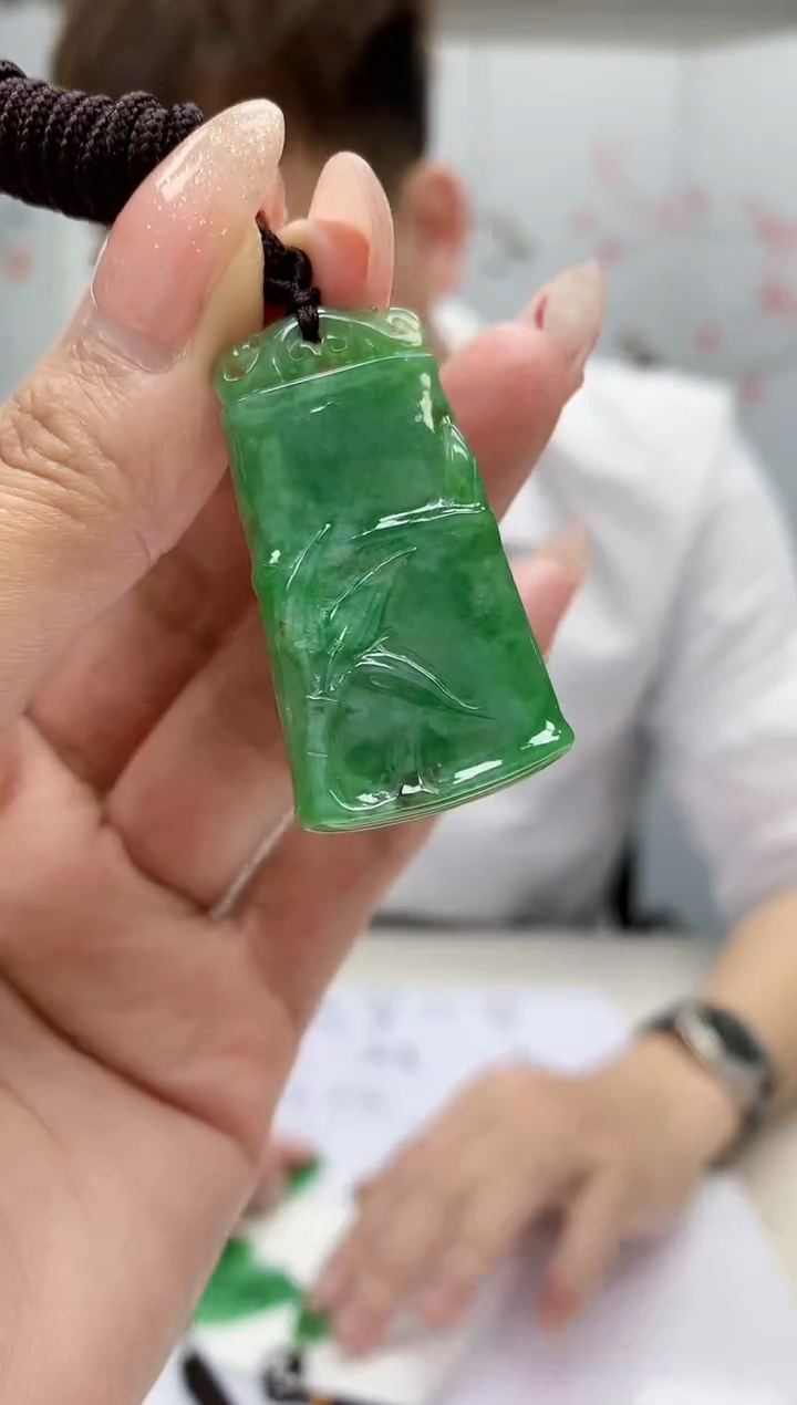 【闪购商品】定制翡翠未镶嵌4868MM-毛货挂件40