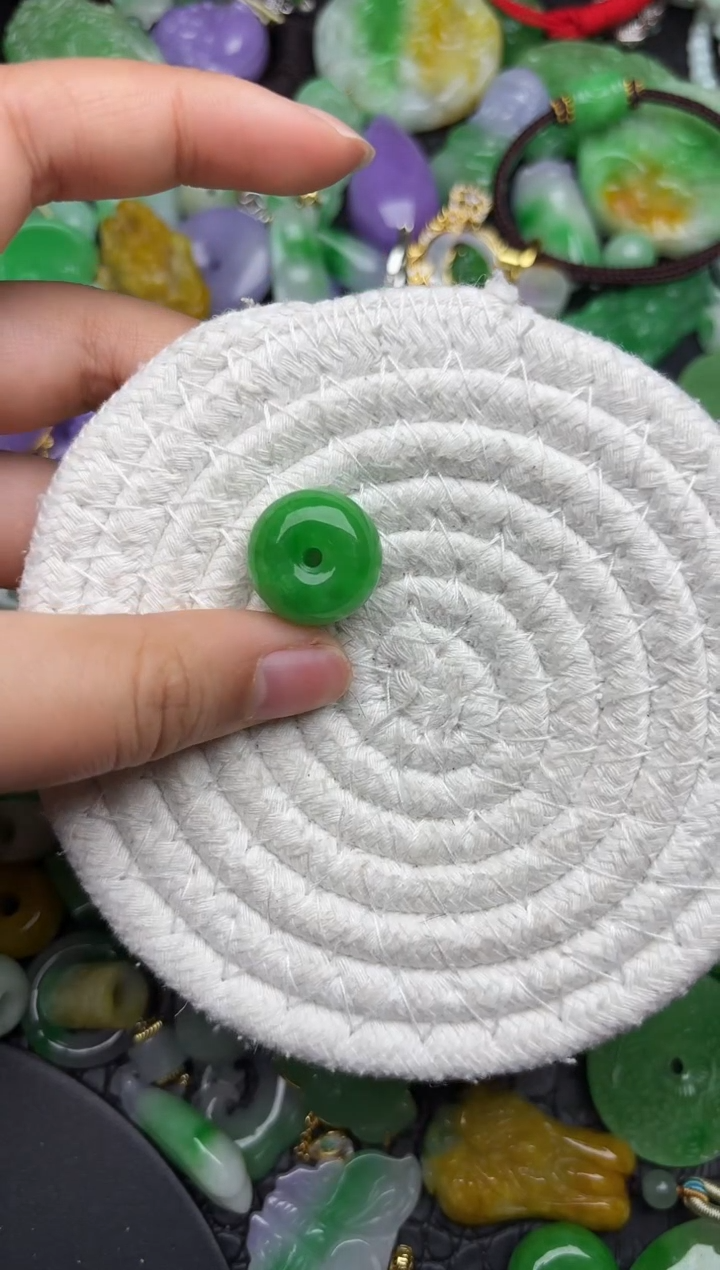 颈饰未镶嵌翡翠缅甸翡翠吊坠