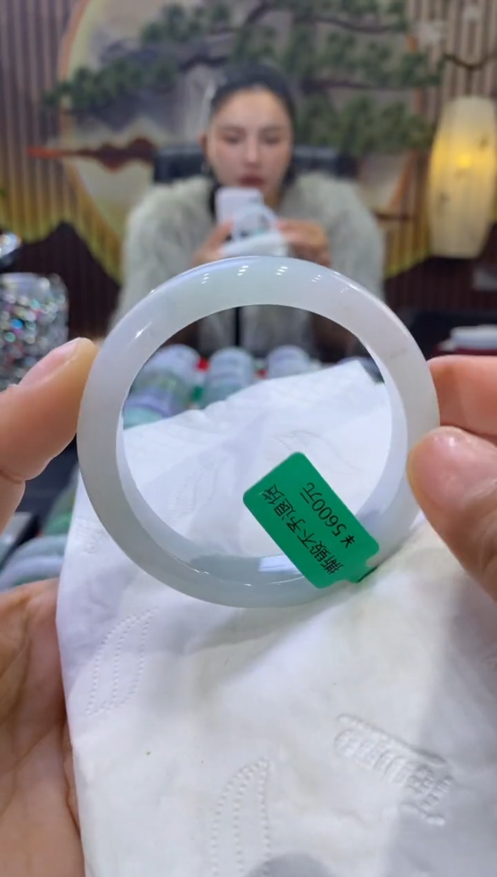 【闪购商品】翡翠手镯未镶嵌多人004579