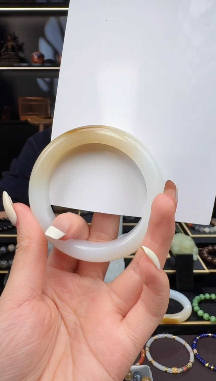 颈饰未镶嵌和田玉糖白手镯58mm