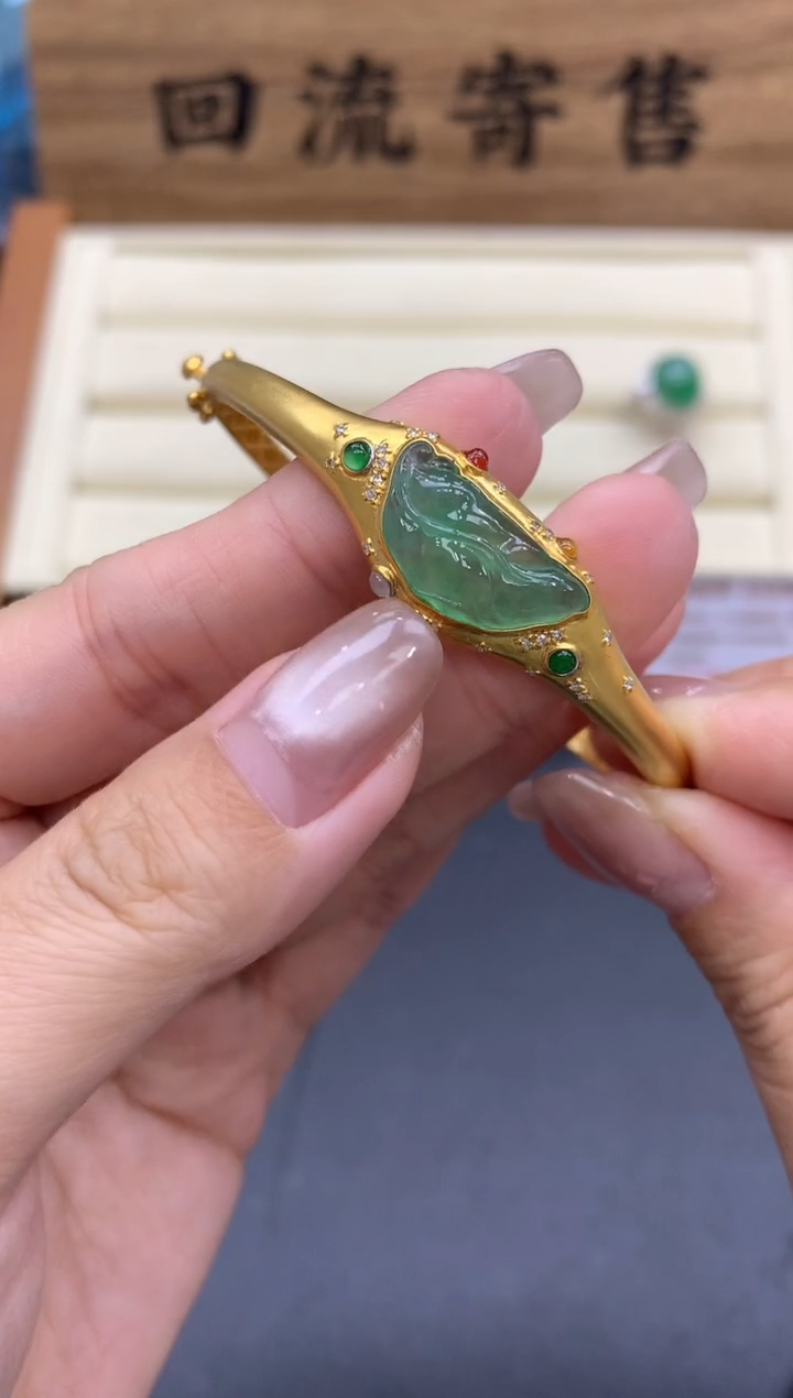 【闪购商品】翡翠手镯18K金镶嵌539-中国好珍宝