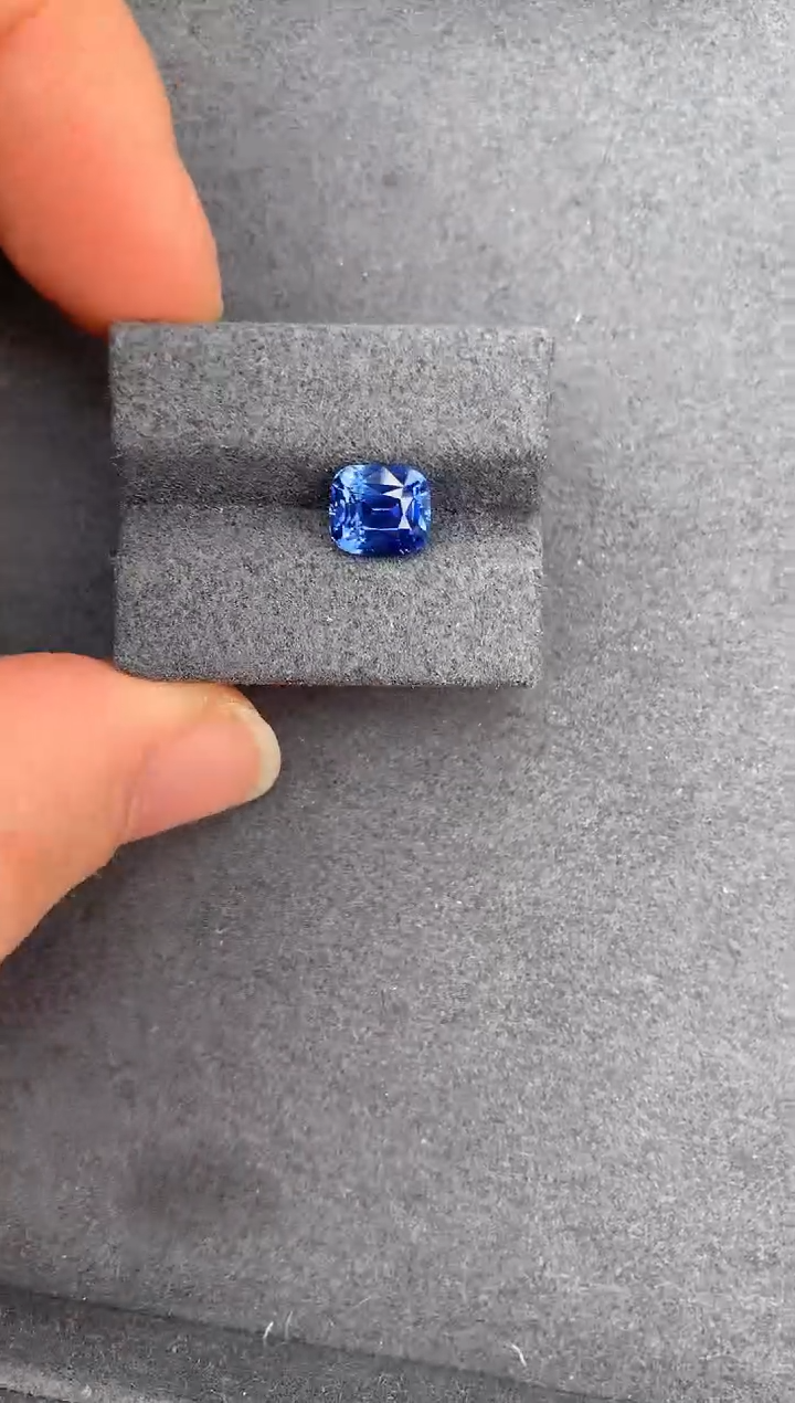 【闪购商品】蓝宝石裸石未镶嵌2ct矢车菊