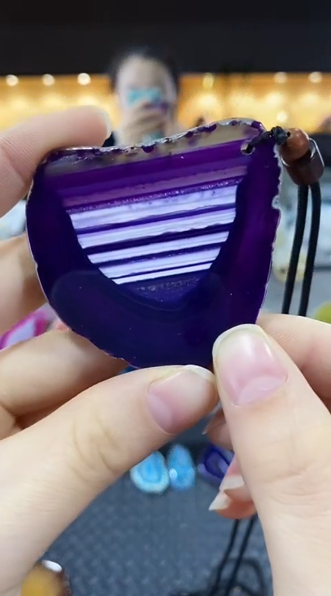 未镶嵌颈饰玛瑙/玉髓壶**香玛瑙