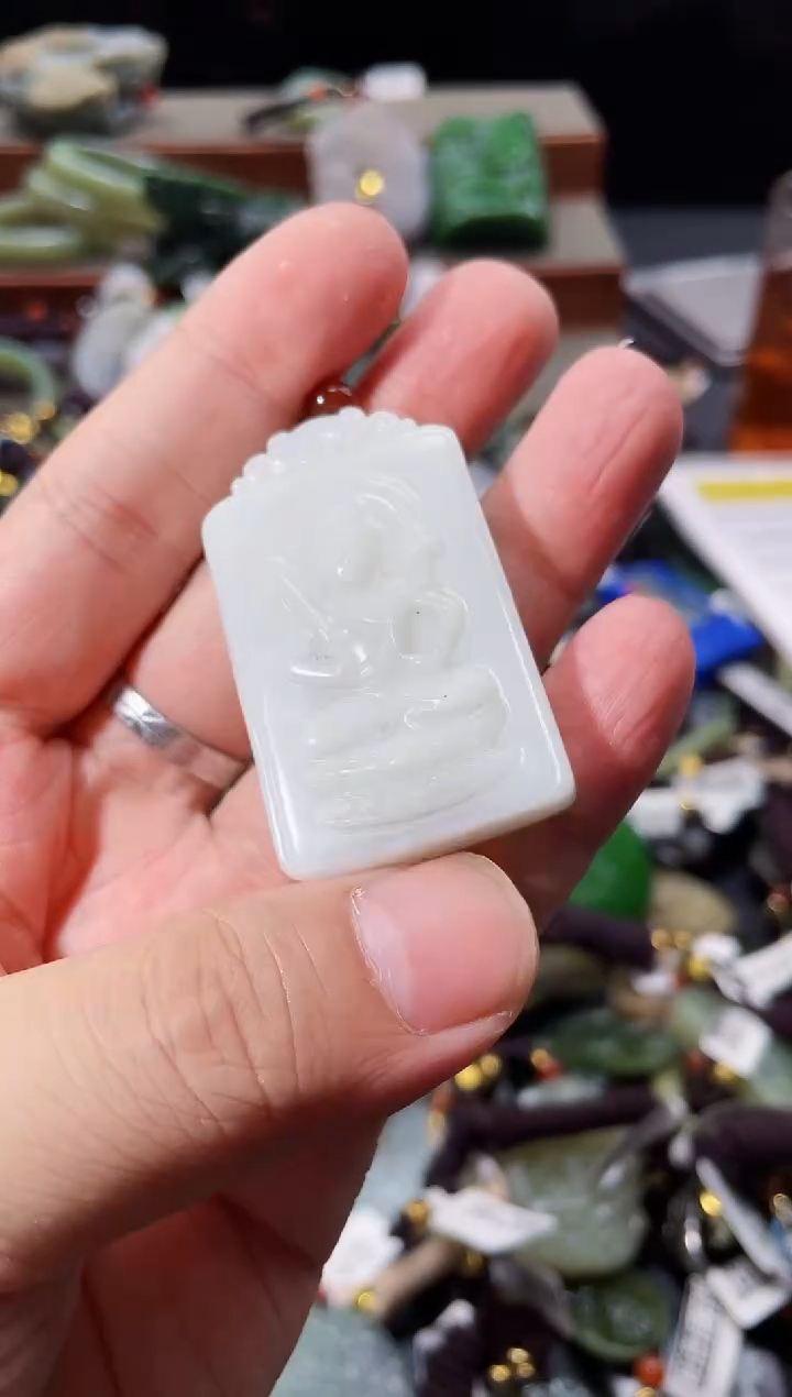 和田玉未镶嵌颈饰拍一发一